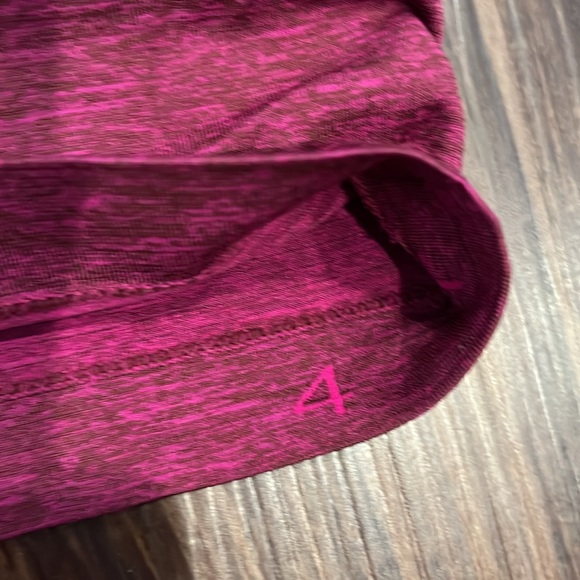 Lululemon short sleeveve size 4 tee - Picture 6 of 6